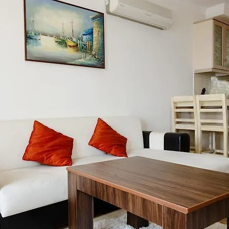 Aparthotel Platinum Beach *